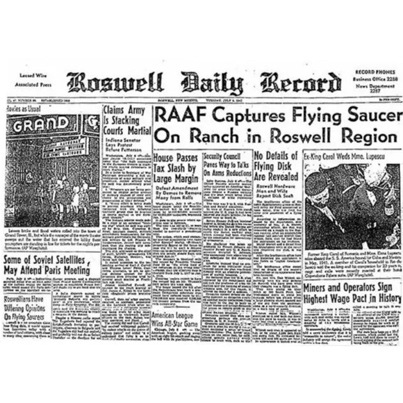 HANDCRAFTED Red ALIEN Face LASER Cut Acrylic Earrings With GLASS BEADS Earrings - Picture 6 of 9